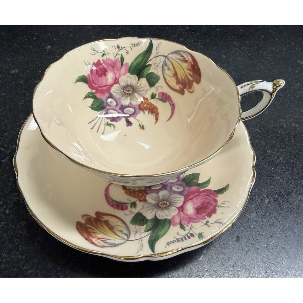 Paragon "Tulip & Rose Bouquet" Teacup & Saucer Double Warrant Queen Mary England